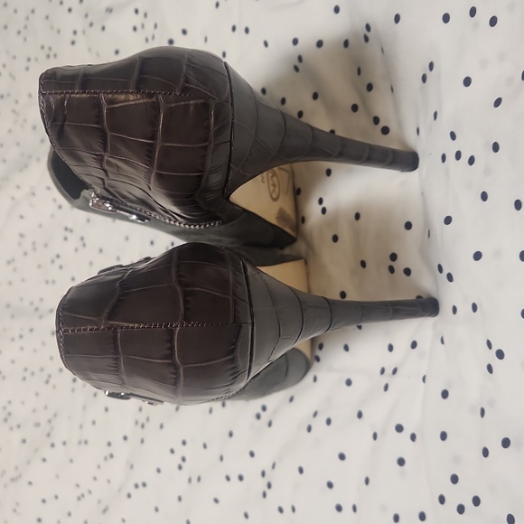 Michael Kors high heel booties, size 9 - Picture 4 of 8